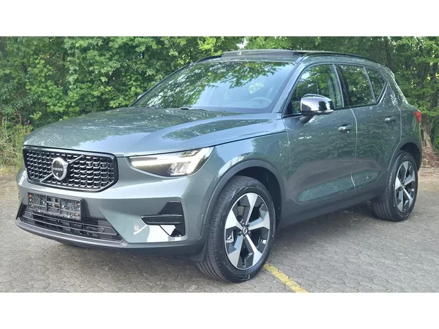 Volvo XC40 (2026) — foto 1