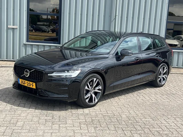 Volvo V60 (2023) — foto 1