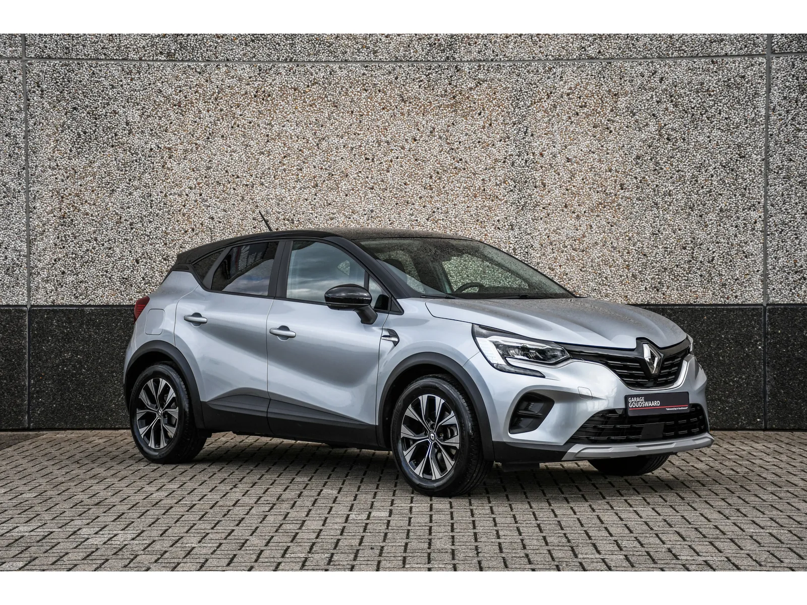 Renault Captur (2022) — foto 1