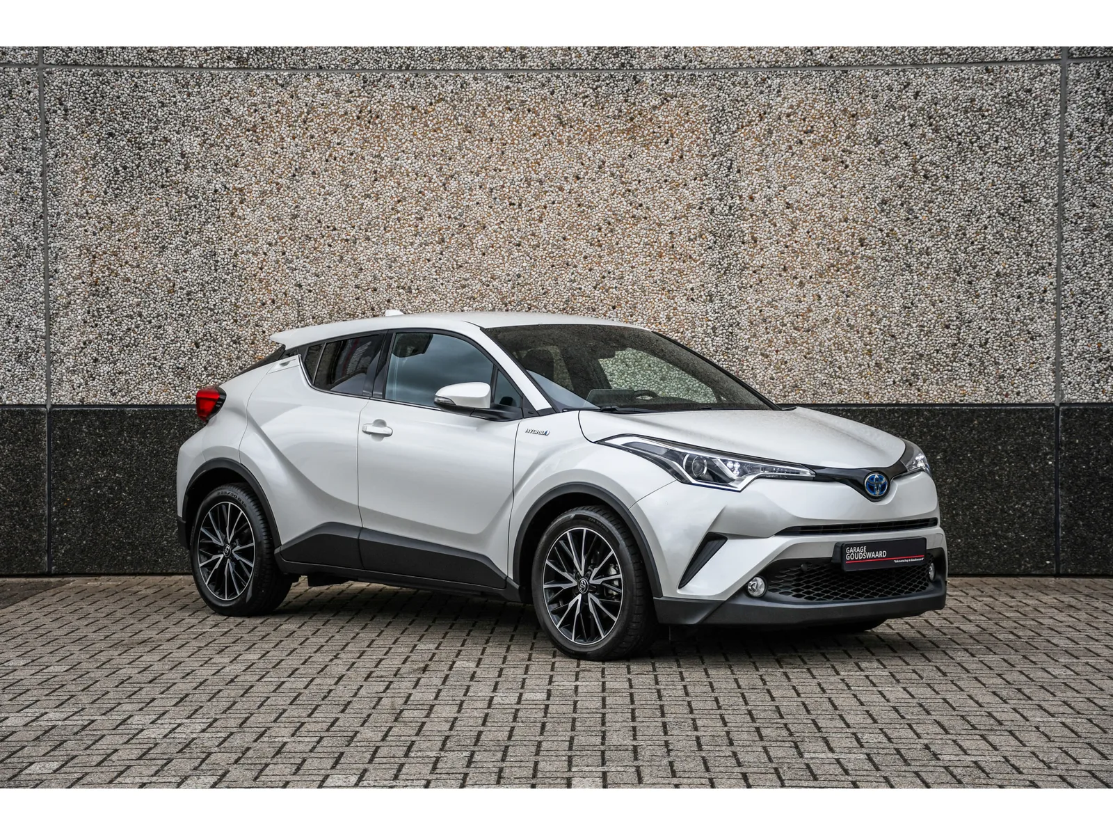 Toyota C-HR (2018) — foto 1