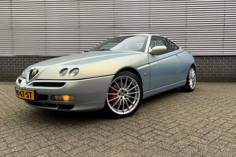 Alfa Romeo GTV (2001)