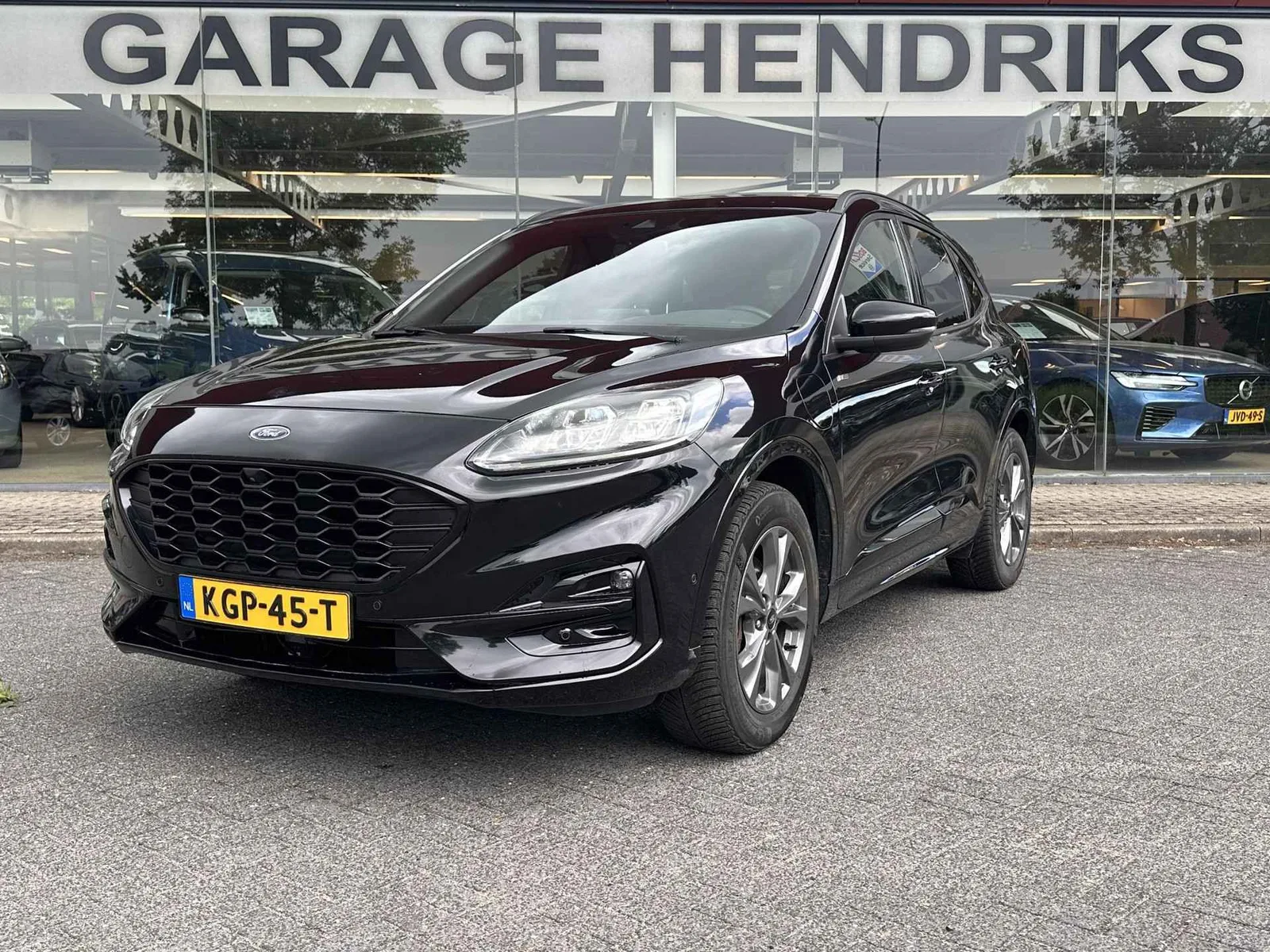 Ford Kuga (2021) — foto 1