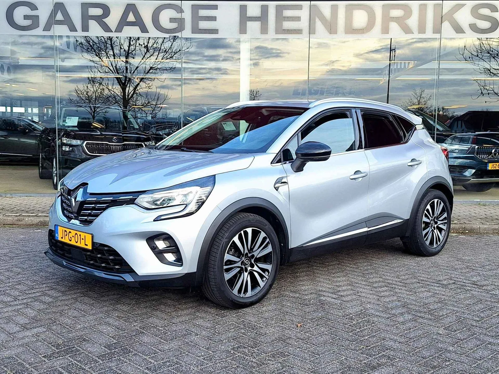 Renault Captur (2019) — foto 1
