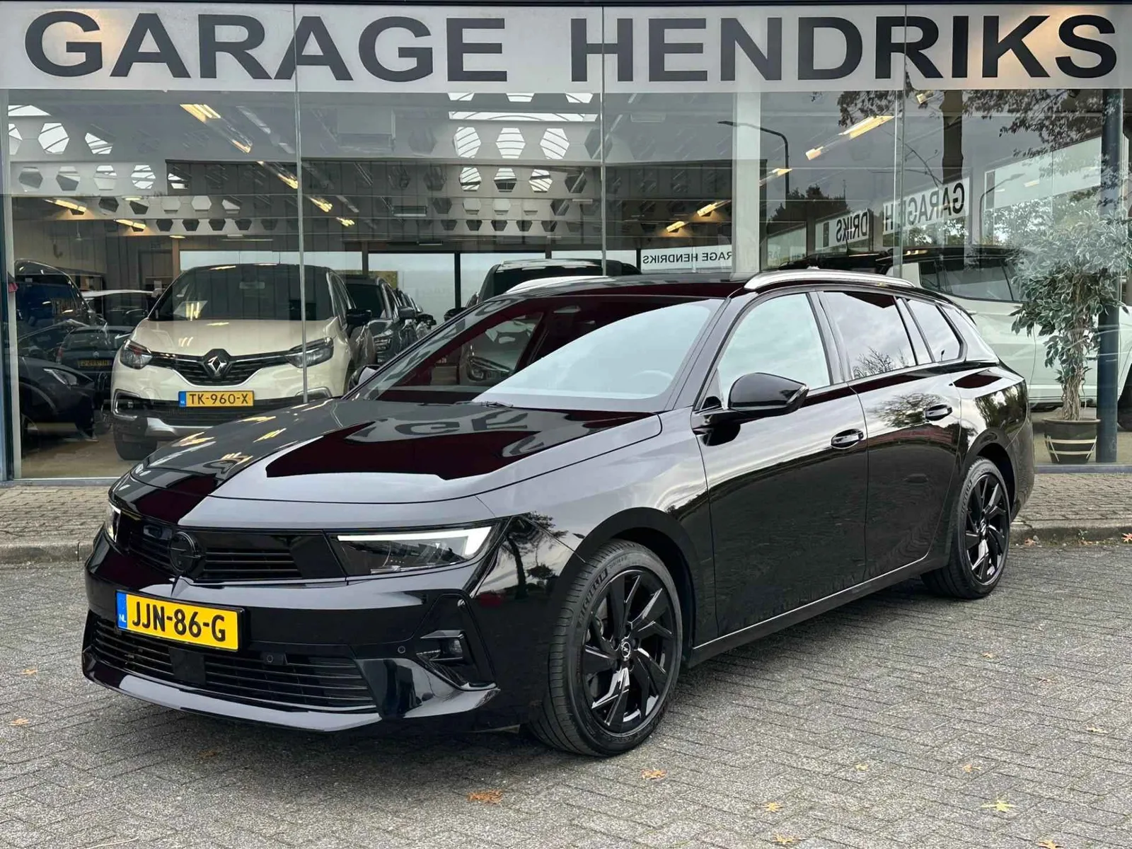 Opel Astra (2024) — foto 1