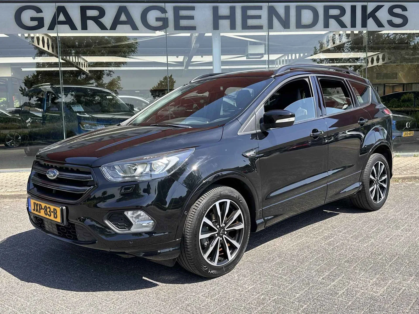 Ford Kuga (2018) — foto 1
