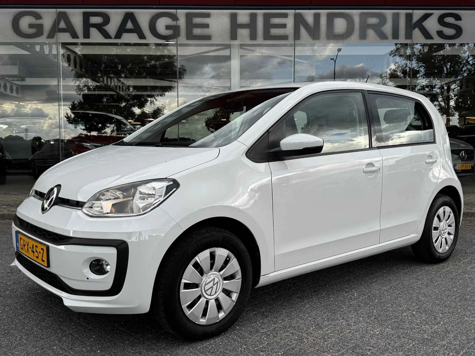 Volkswagen Up! (2021) — foto 1