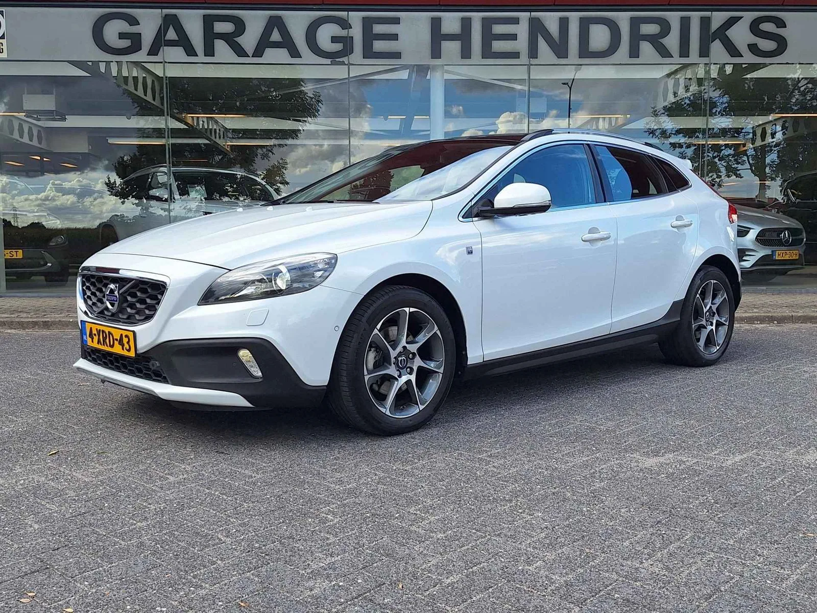 Volvo V40 Cross Country (2014) — foto 1
