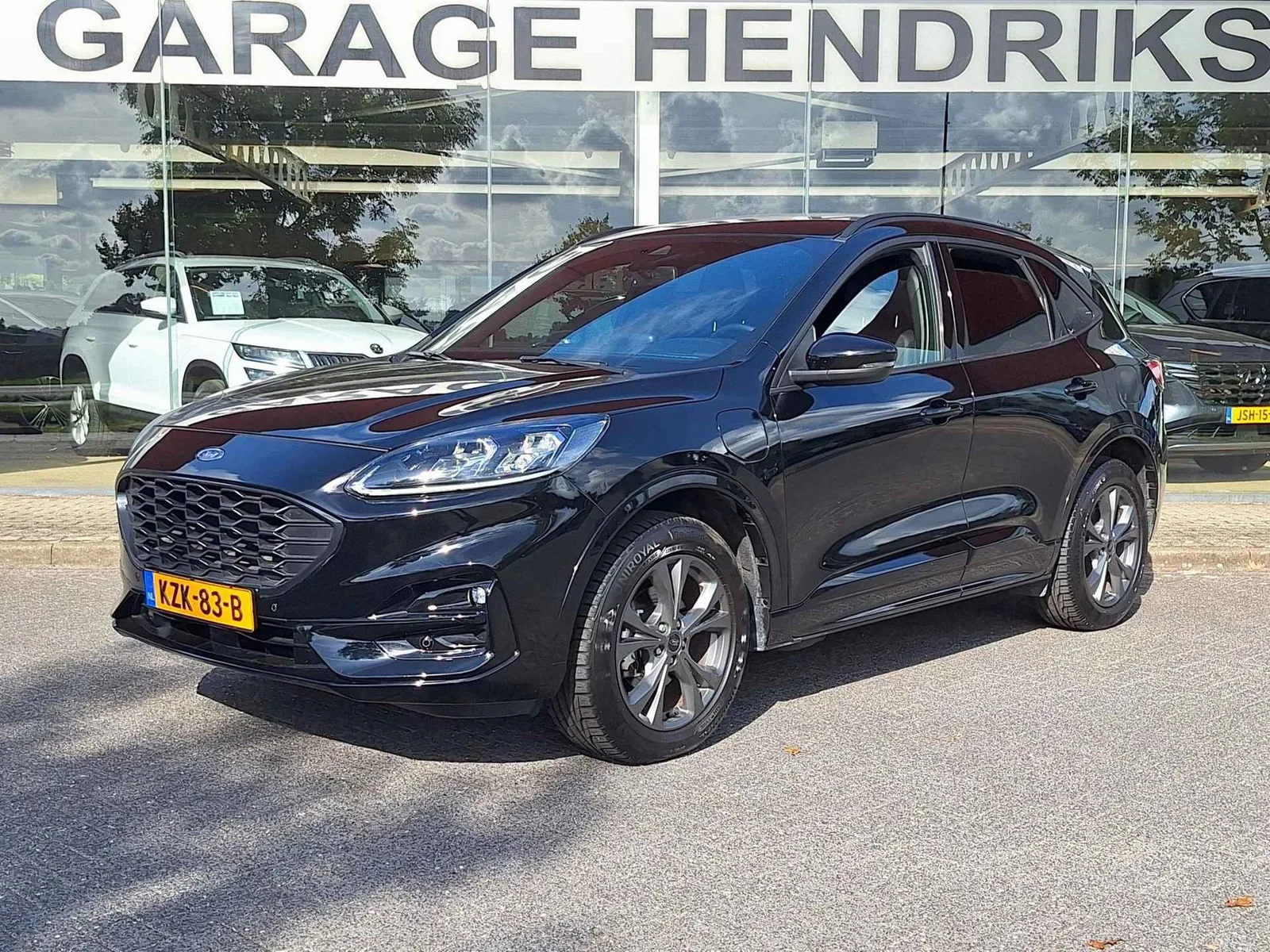 Ford Kuga (2023) — foto 1