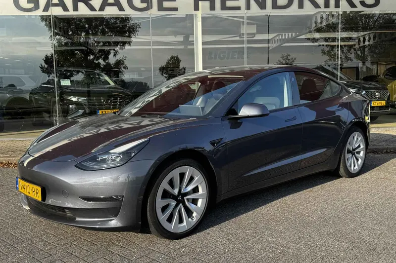Tesla Model 3 (2021)