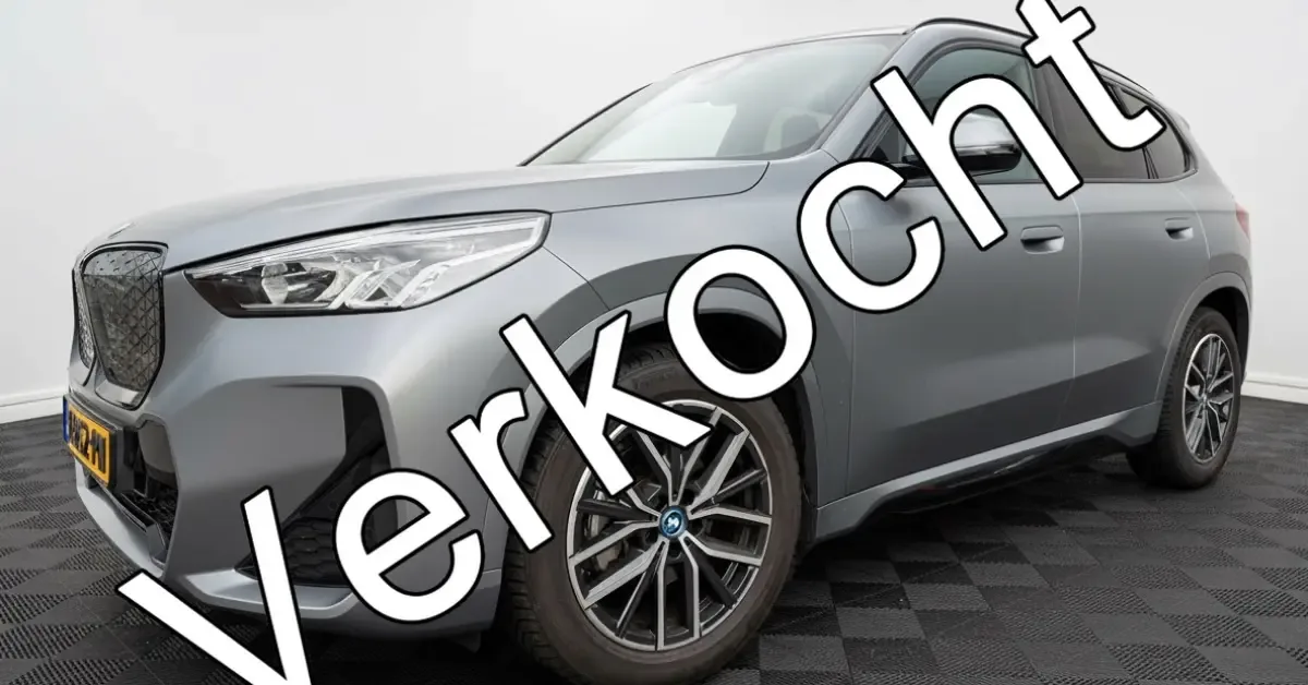BMW iX1 (2024) — foto 1