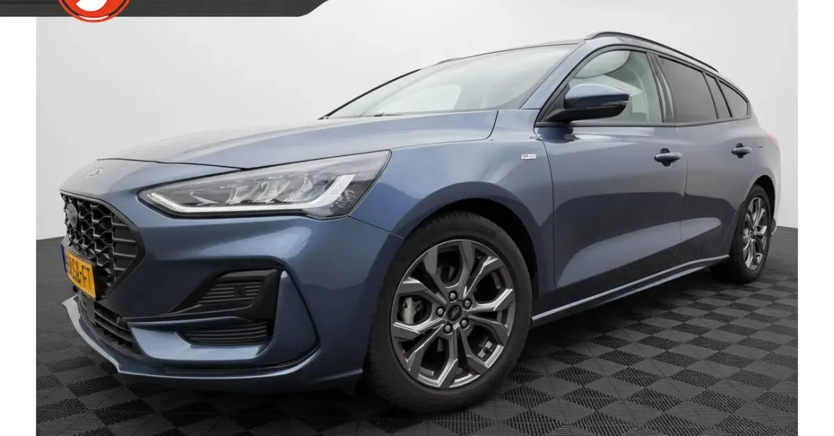 Ford Focus (2022) — foto 1