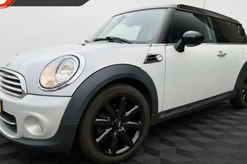 MINI Clubman (2012)