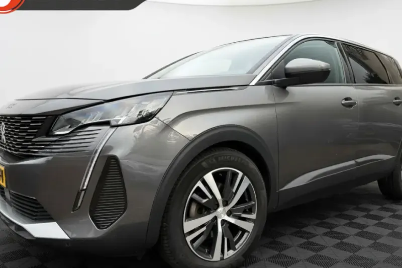 Peugeot 5008 (2021)