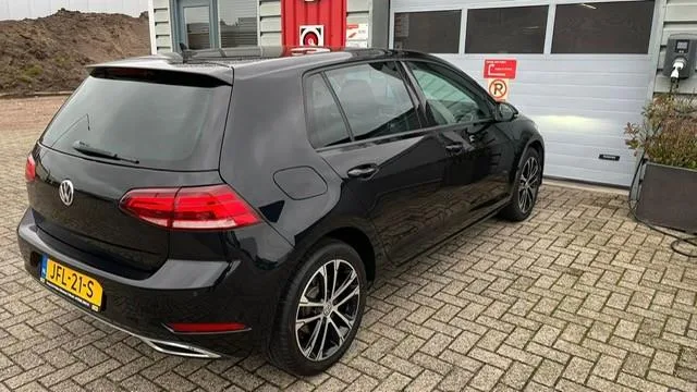 Volkswagen Golf (2017) — foto 1