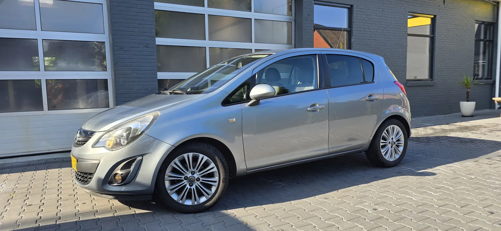 Opel Corsa (2014) — foto 1