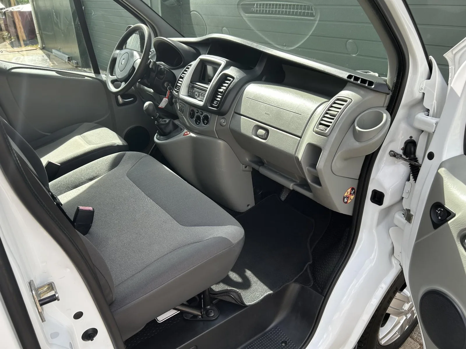Renault Trafic (2011) — foto 1