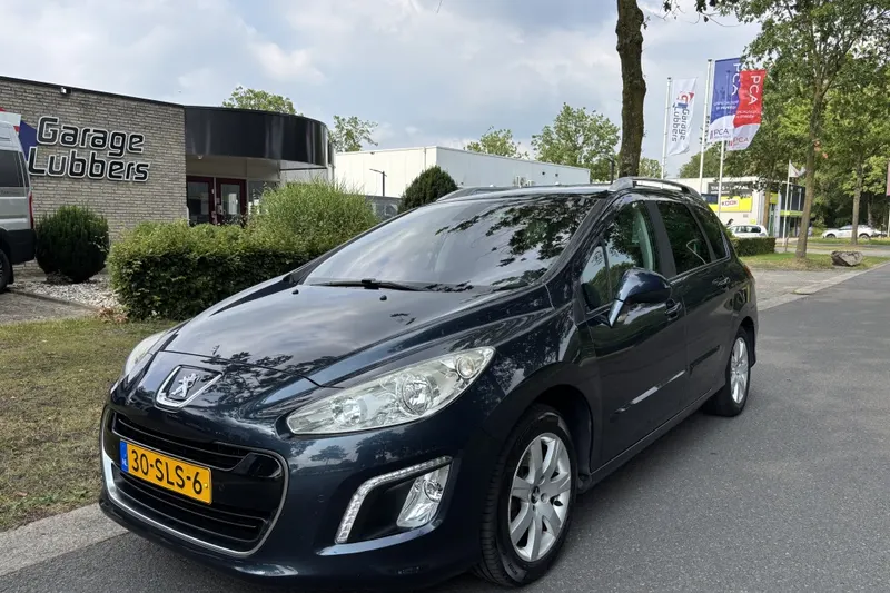 Peugeot 308 (2011)