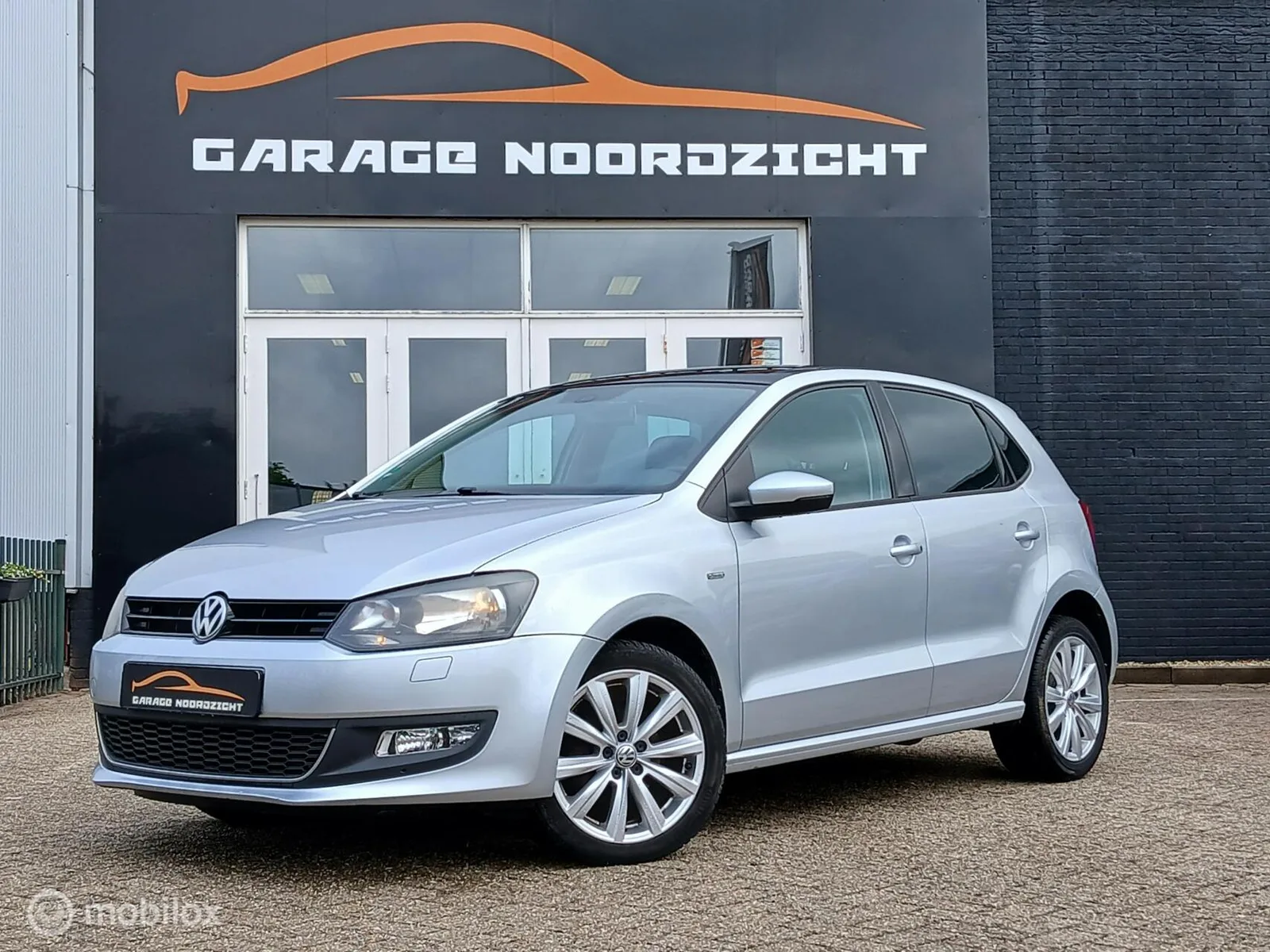 Volkswagen Polo (2015) — foto 1