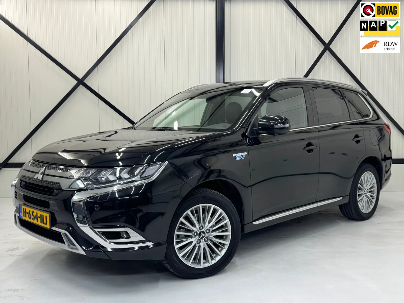 Mitsubishi Outlander (2020) — foto 1