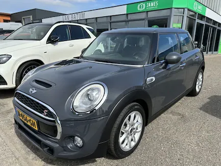 MINI Cooper S (2018) — foto 1