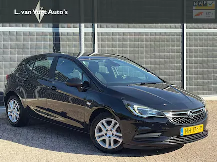 Opel Astra (2017) — foto 1