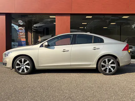 Volvo S60 (2018) — foto 1