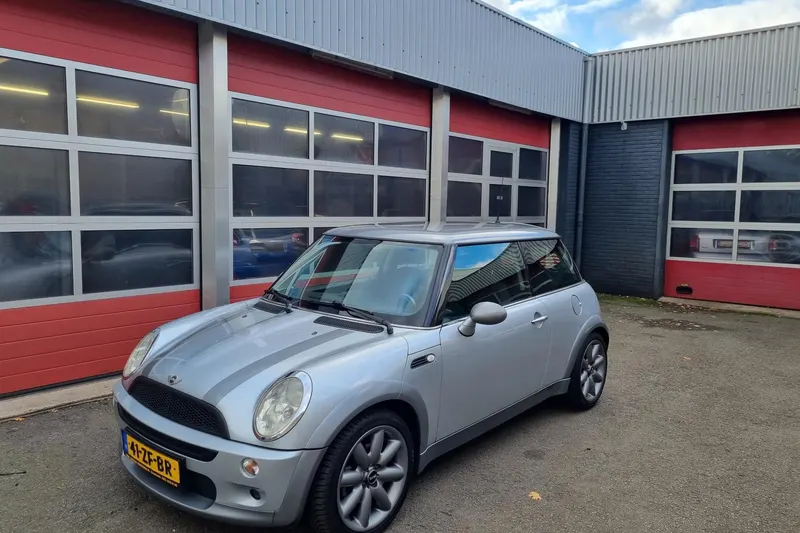 MINI One (2002)