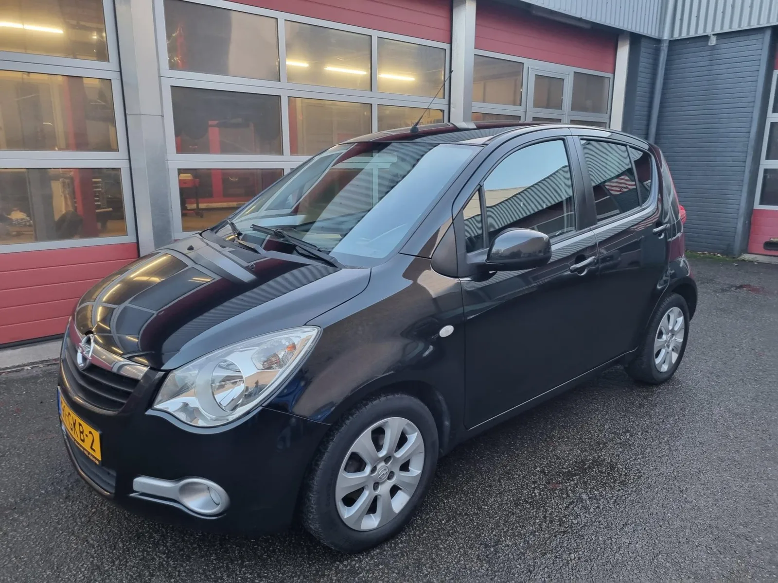 Opel Agila (2008) — foto 1