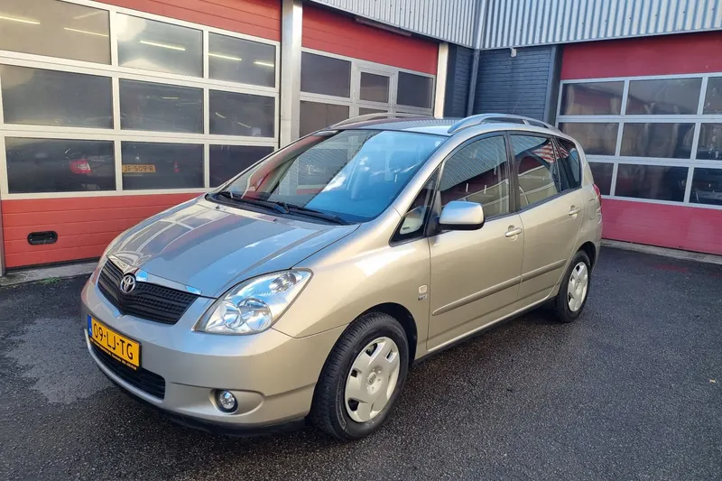 Toyota Corolla Verso (2003)