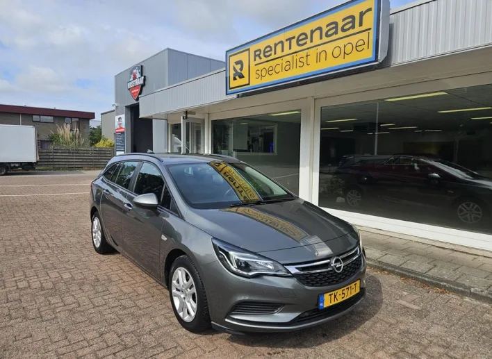 Opel Astra (2018) — foto 1