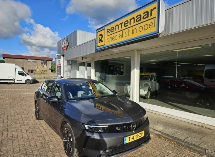 Opel Astra (2023) — foto 1