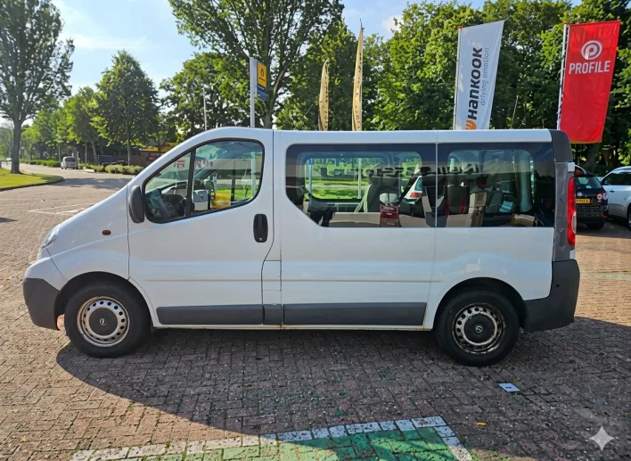 Opel Vivaro (2010) — foto 1