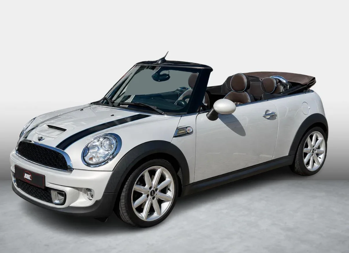 MINI Cabrio (2012) — foto 1