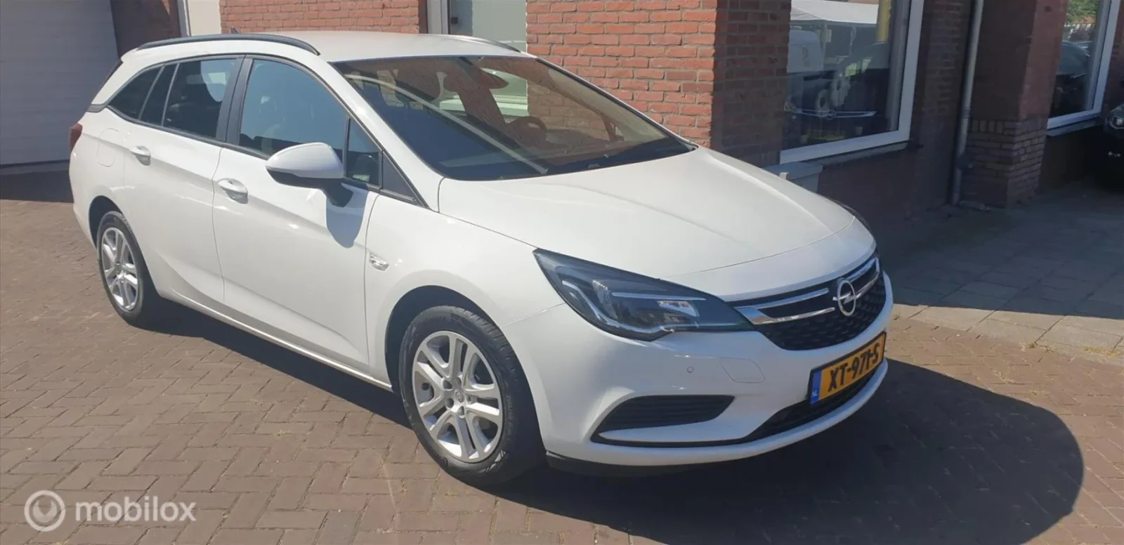 Opel Astra (2019) — foto 1