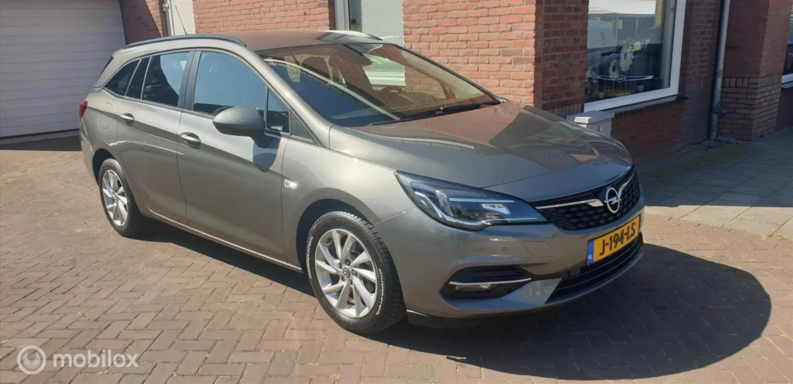 Opel Astra (2020) — foto 1