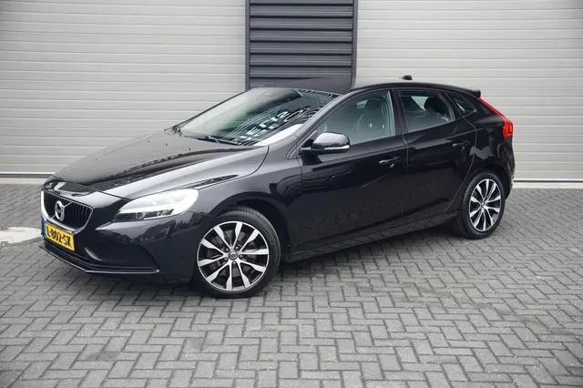 Volvo V40 (2019) — foto 1