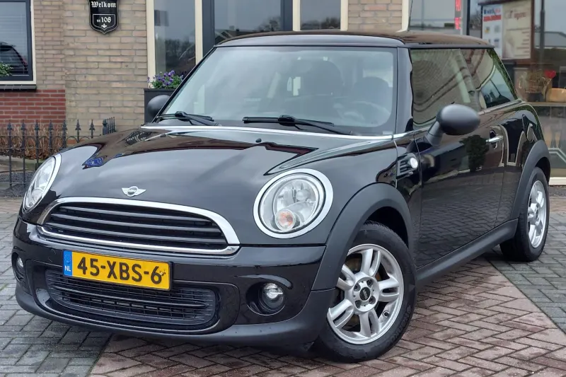 MINI One (2012)