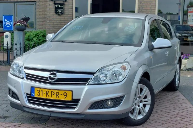 Opel Astra (2010)