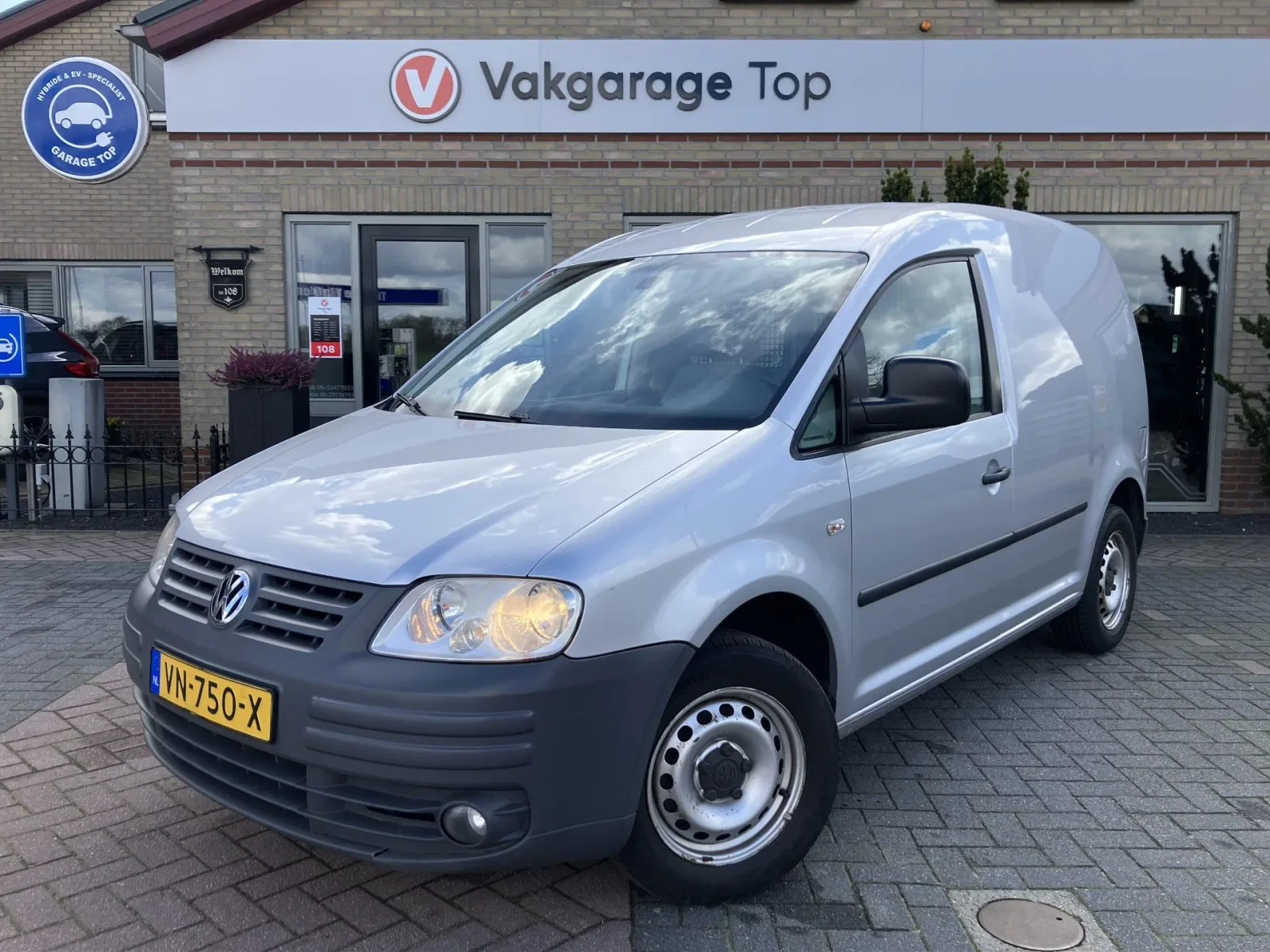 Volkswagen Caddy (2008) — foto 1