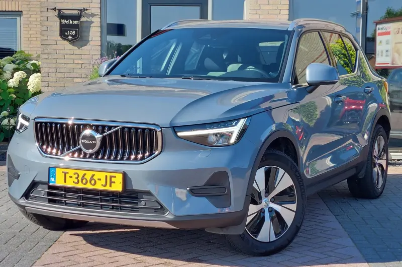 Volvo XC40 (2023)