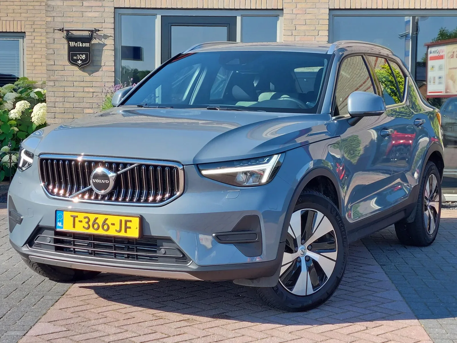 Volvo XC40 (2023) — foto 1