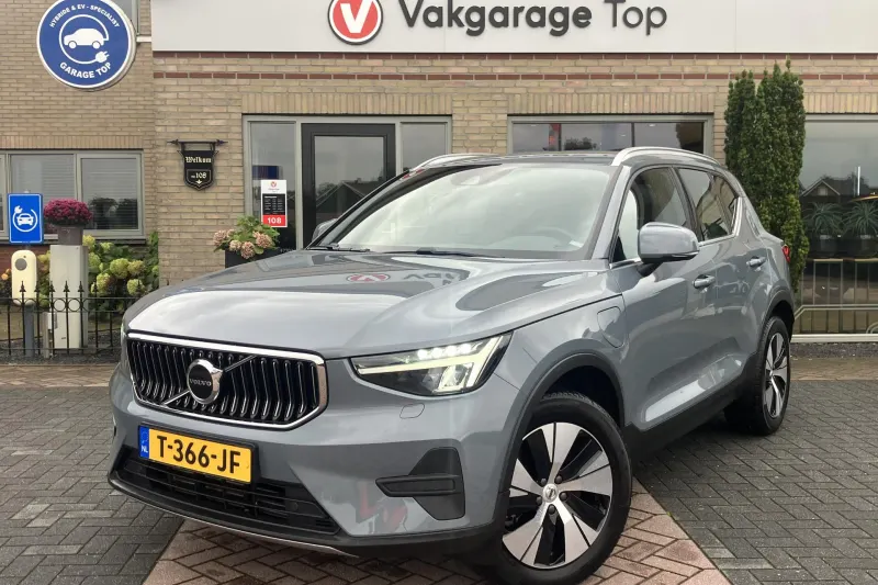 Volvo XC40 (2023)