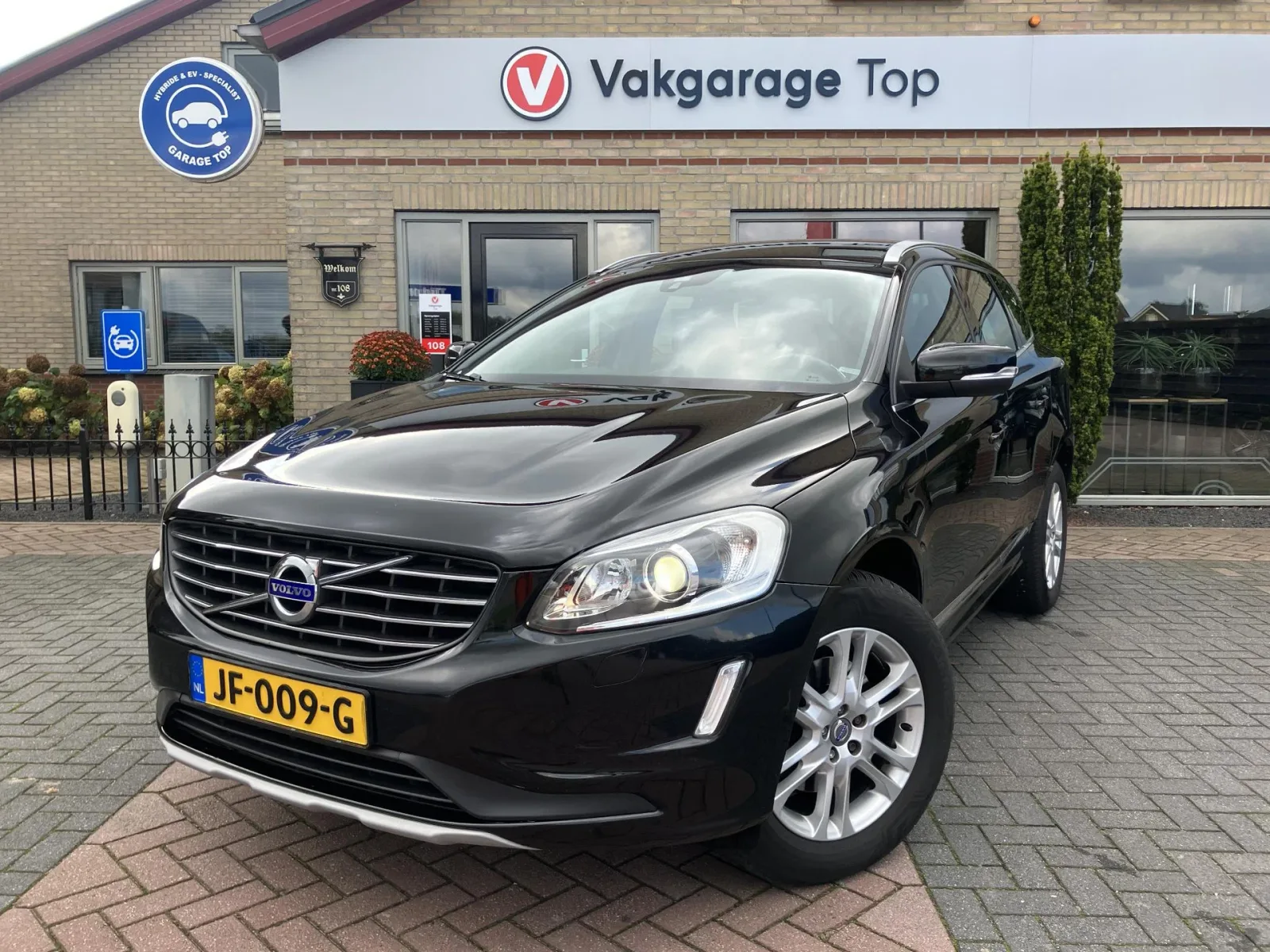 Volvo XC60 (2015) — foto 1