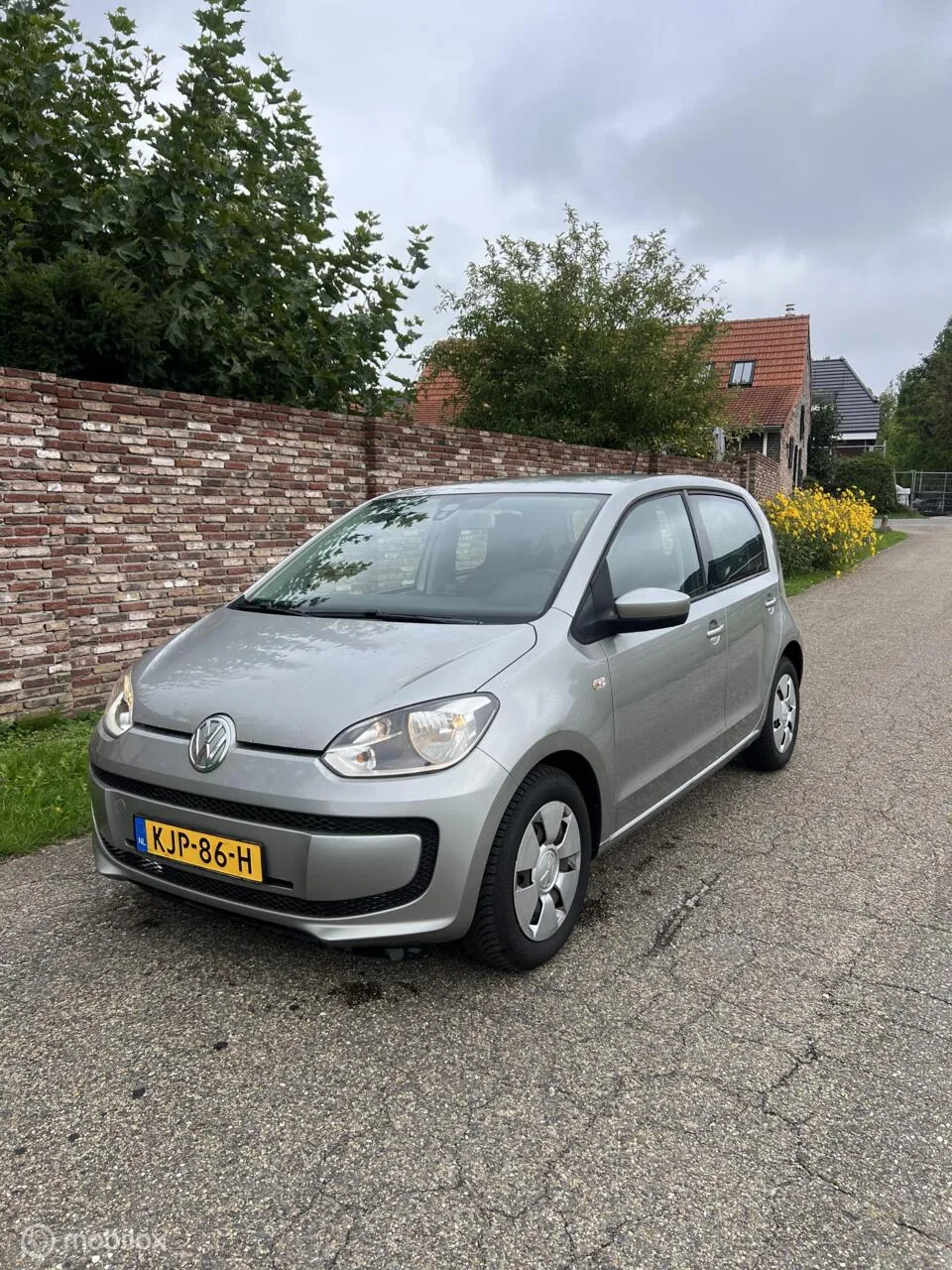 Volkswagen Up! (2014) — foto 1