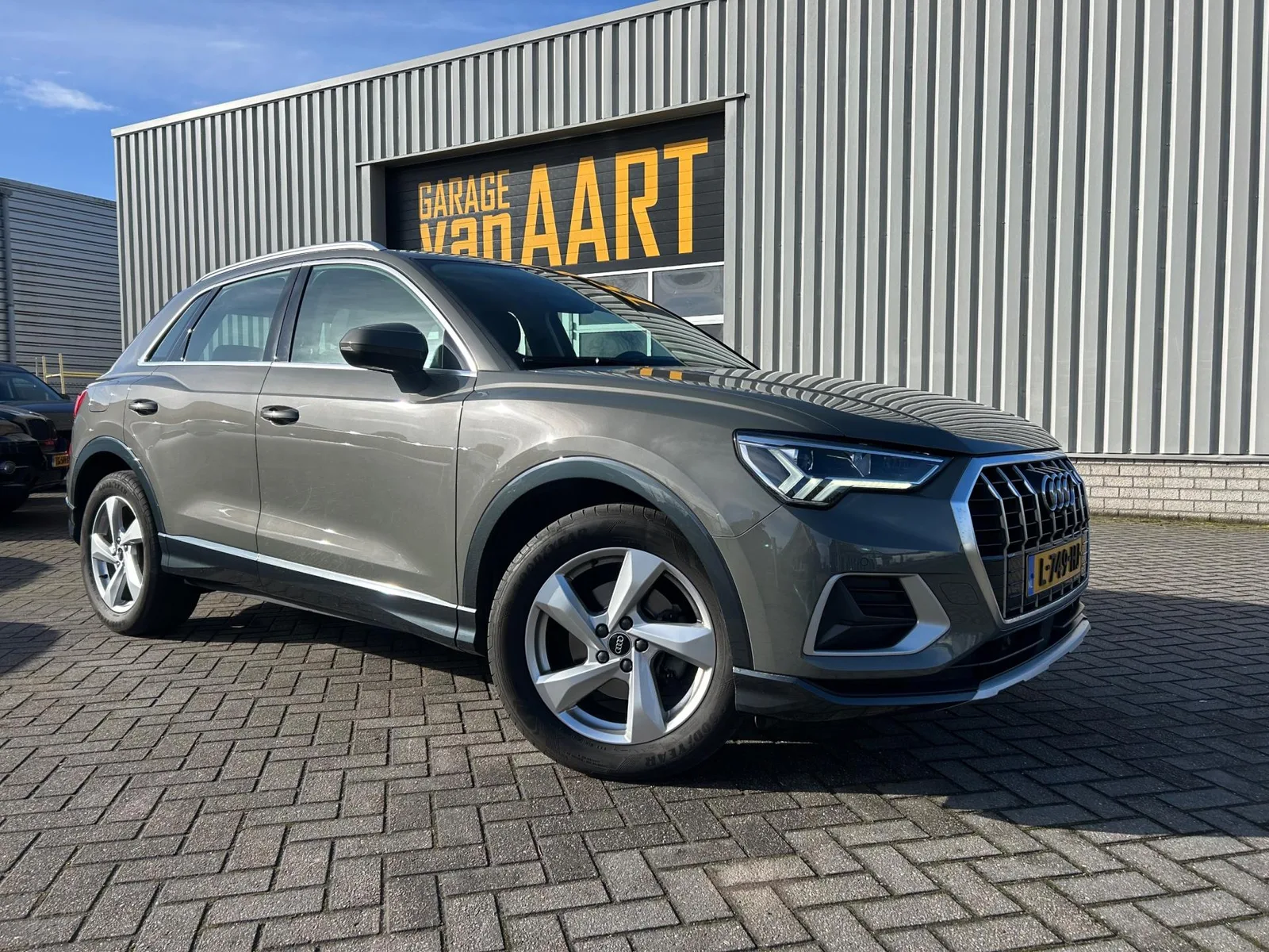 Audi Q3 (2021) — foto 1