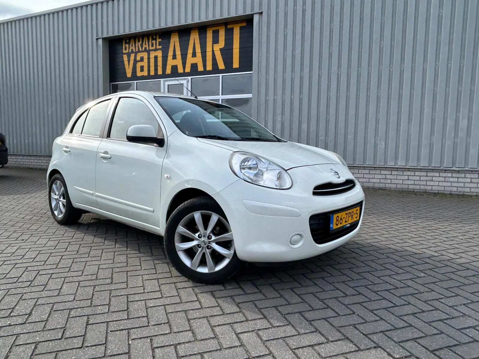 Nissan Micra (2013) — foto 1