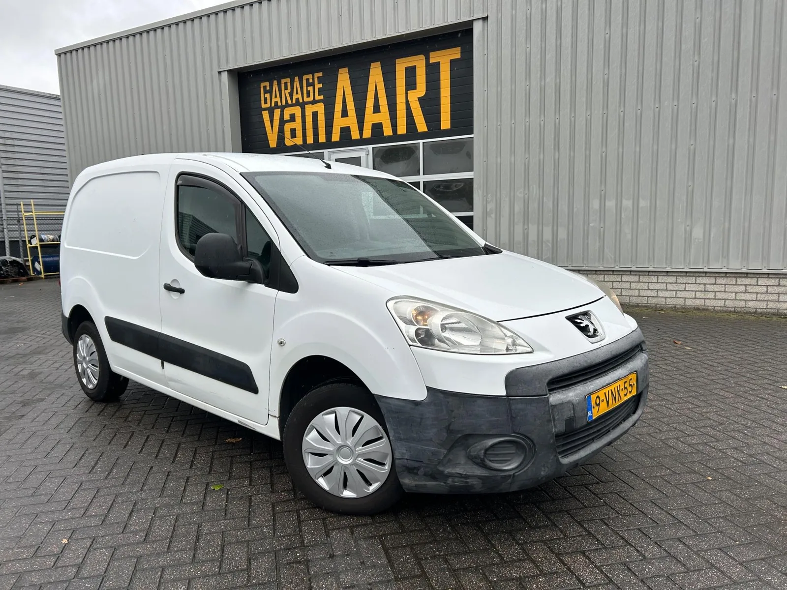 Peugeot Partner (2011) — foto 1
