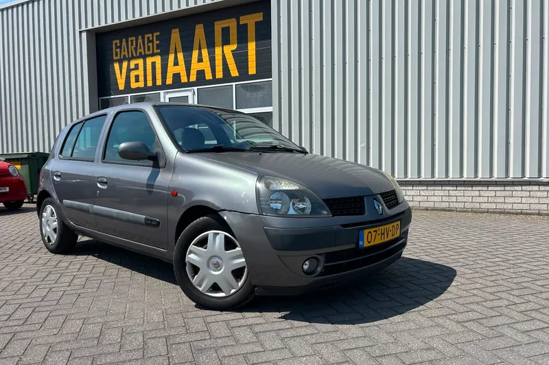 Renault Clio (2002)