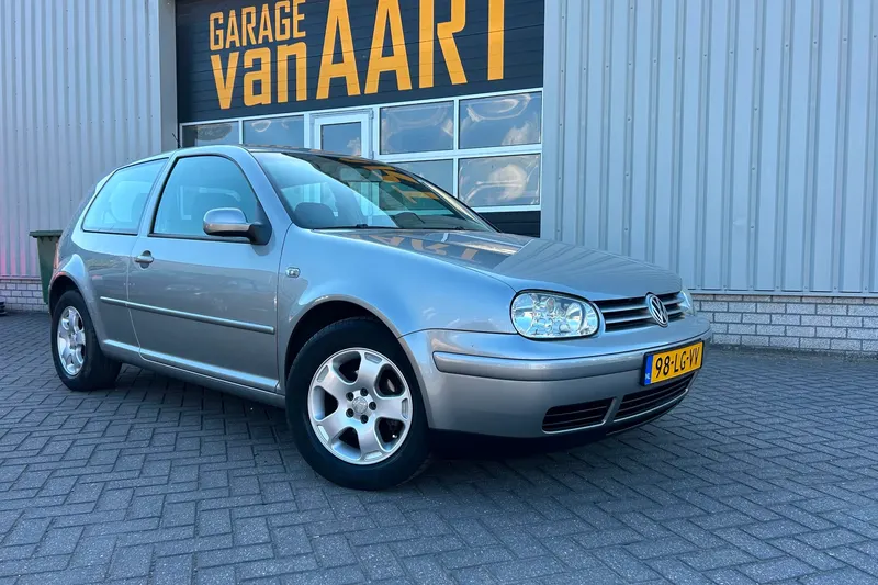 Volkswagen Golf (2003)