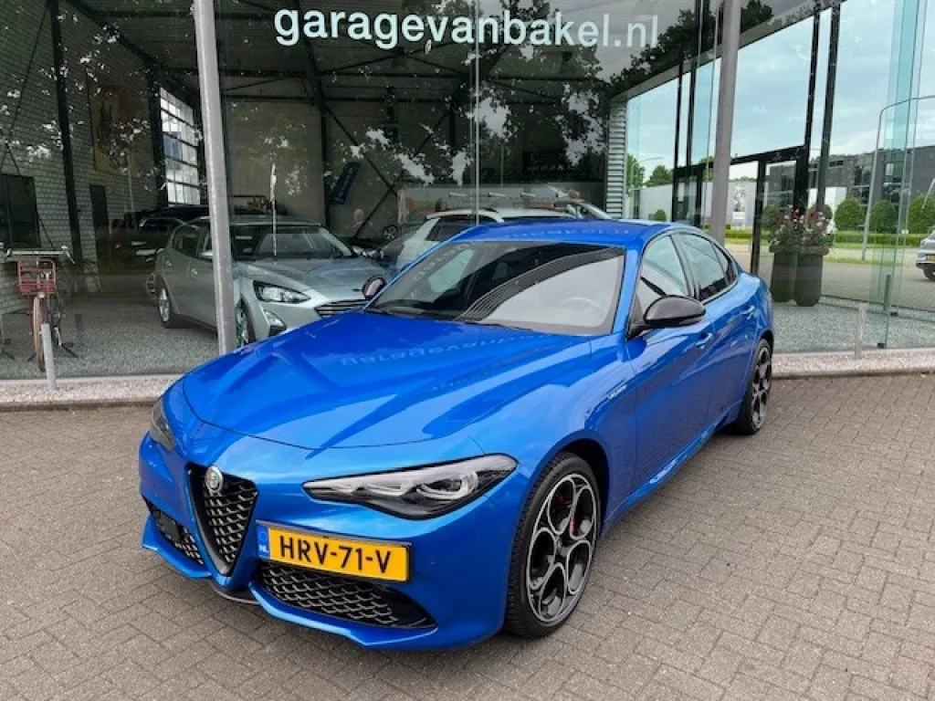 Alfa Romeo Giulia (2024) — foto 1